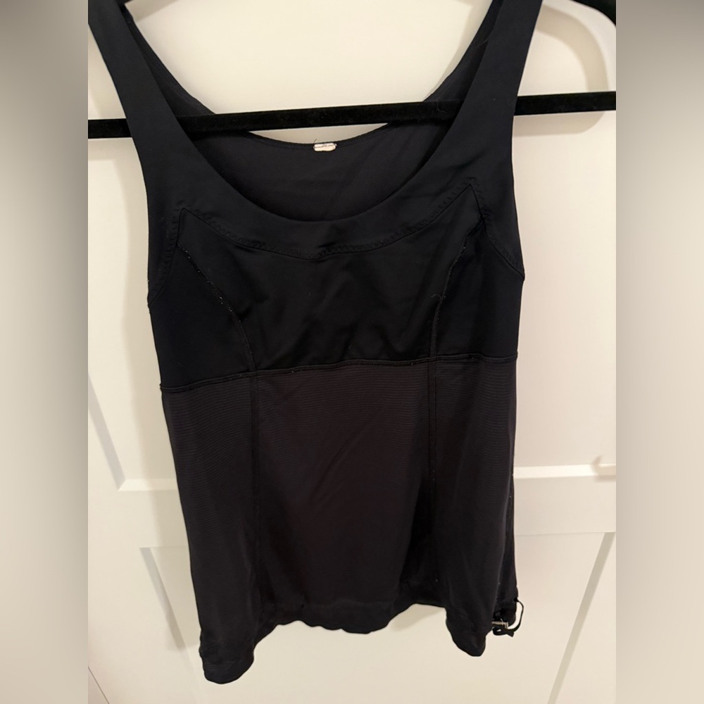 Lululemon Women’s Black Tank Top Size 6 Built-In Bra Adjustable Hem